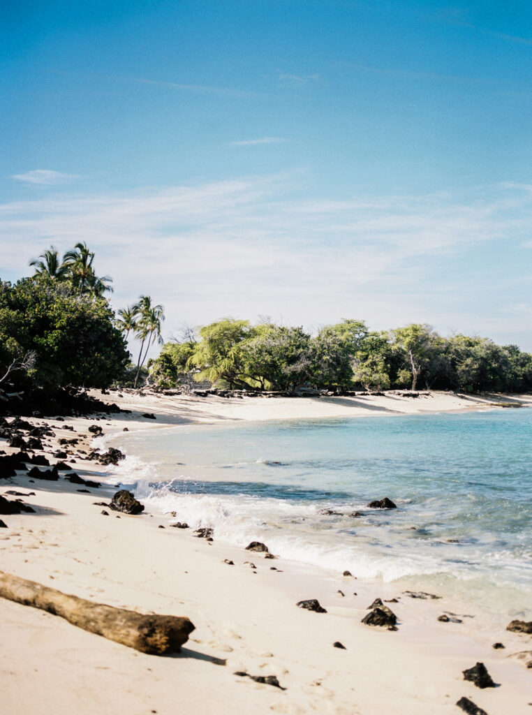 Easy Hawaii activity: Hiking to Makalawena Beach at Kekaha Kai